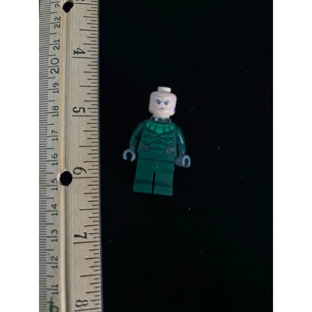 Lego superheros minifig vulture dark greem outfit